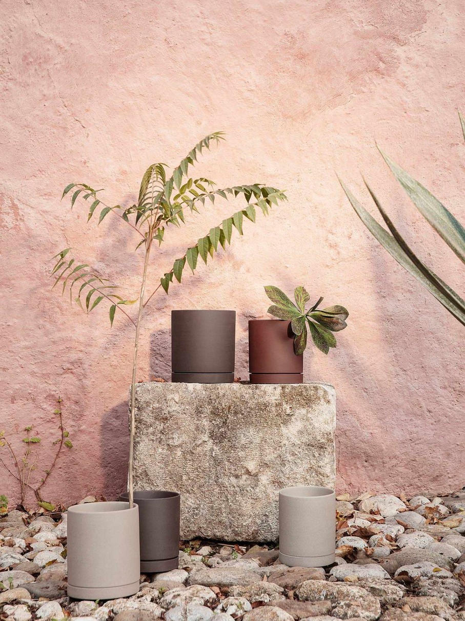 Green Living Ferm Living | Sekki Pot Medium Rust